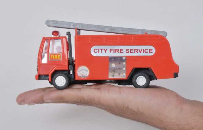 Centy Toys Fire Tender diecast locomotive